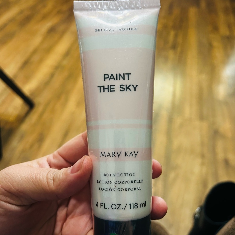 Mary Kay Paint The Sky Body Lotion